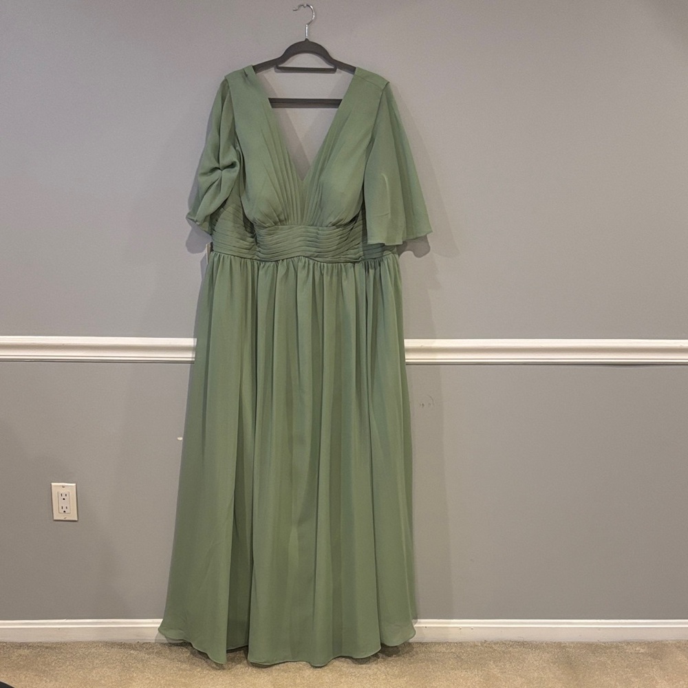 Elegant Green Evening Gown